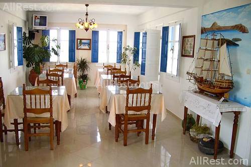 Thira Hotel Apartments 4